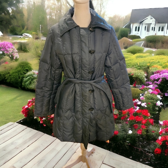 jacob crowley Jackets & Blazers - Jacob crawley vintage green long puffer coat Size 10